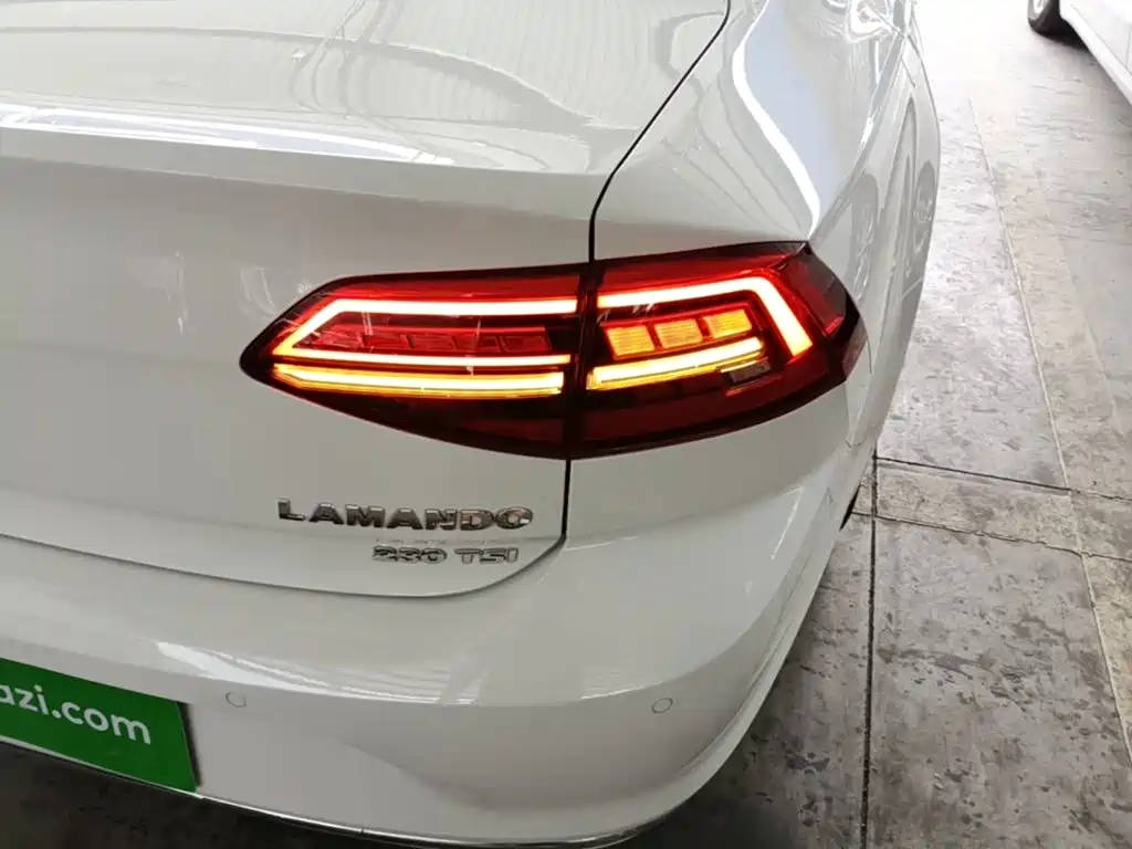 Volkswagen Lamando 2019 230TSI DSG VI