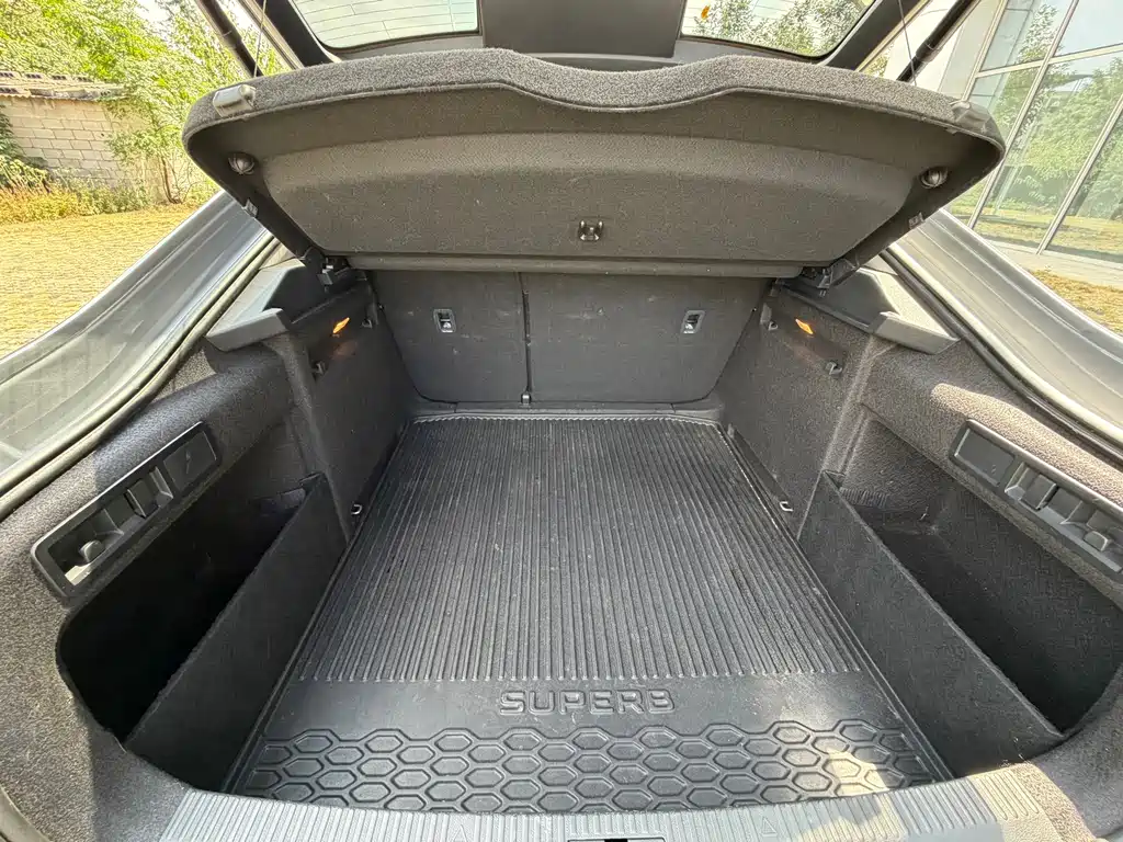 Skoda Superb — миниатюра 25