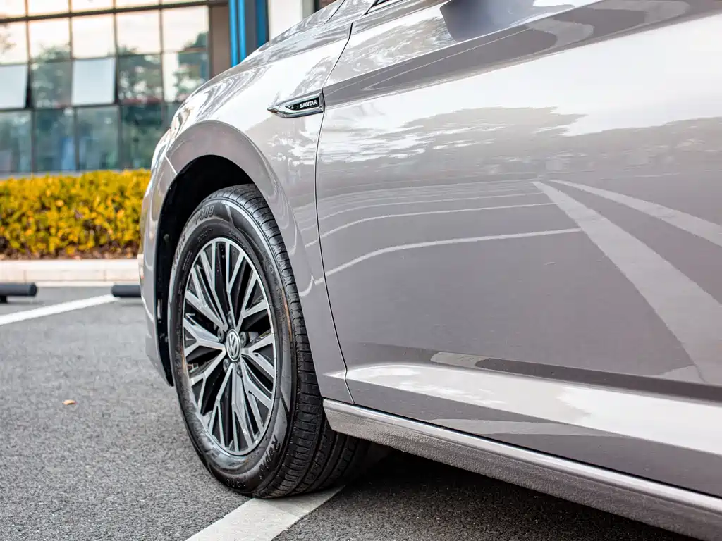 Volkswagen Sagitar — миниатюра 5