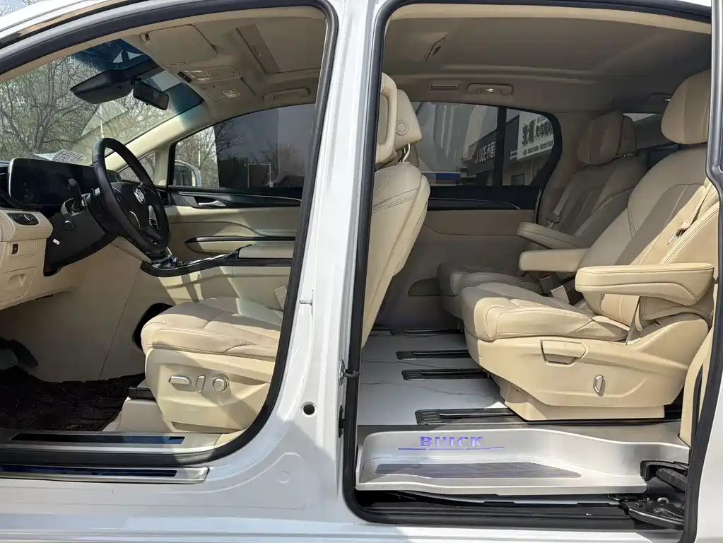Buick GL8 — миниатюра 8