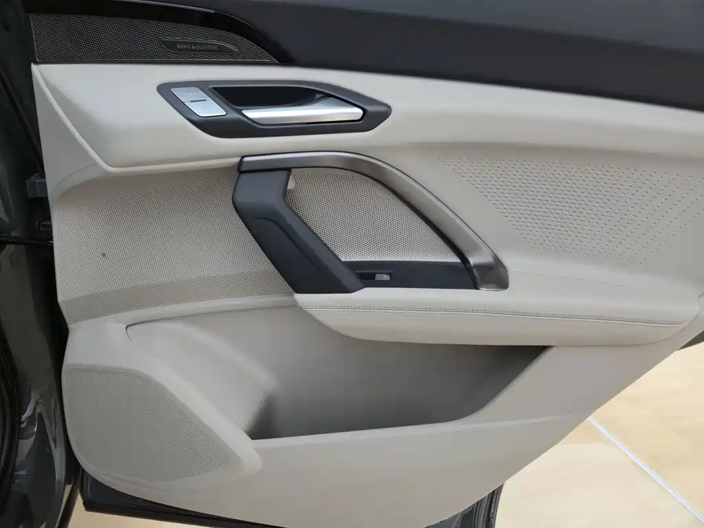 Audi Q5L — миниатюра 21