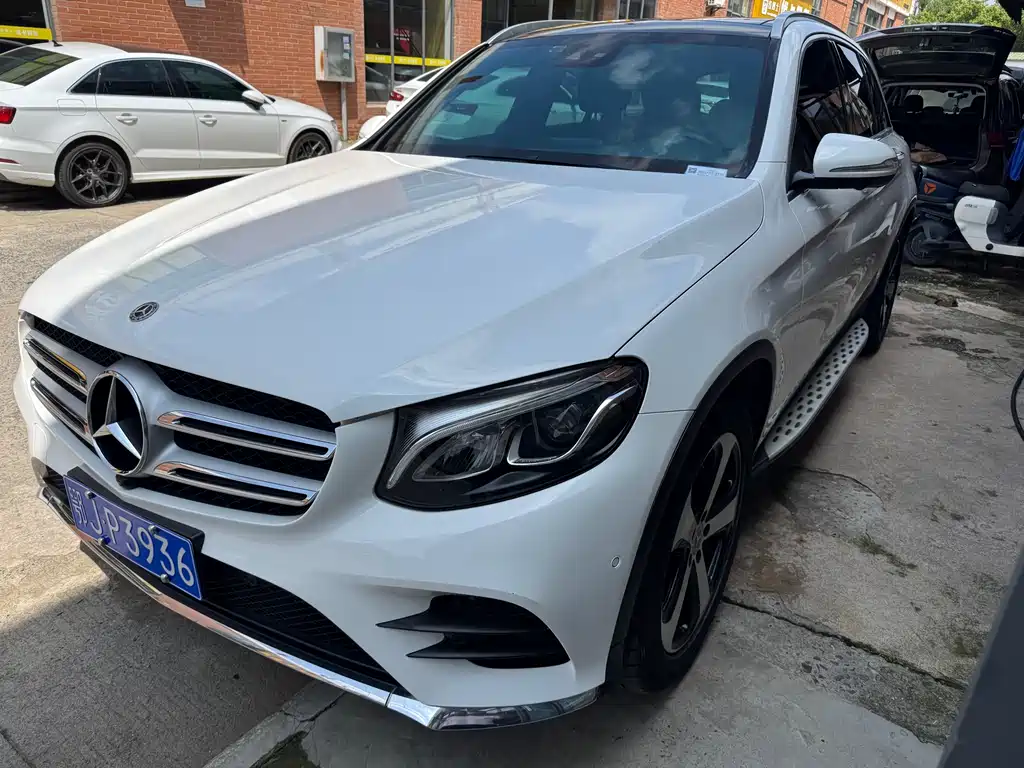 Купить Mercedes-Benz GLC
