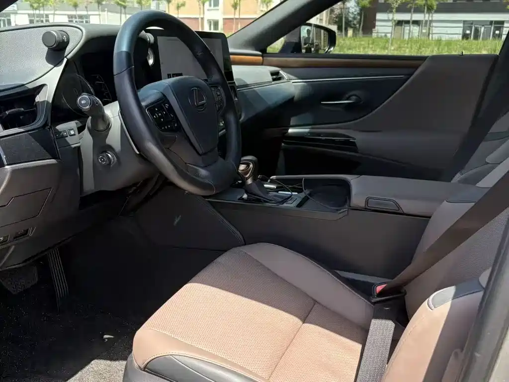 Lexus ES 2024 200 Premium