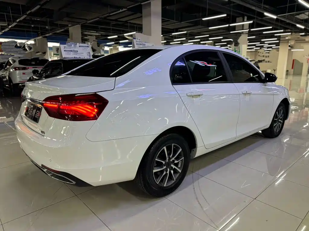 Geely Emgrand — миниатюра 9