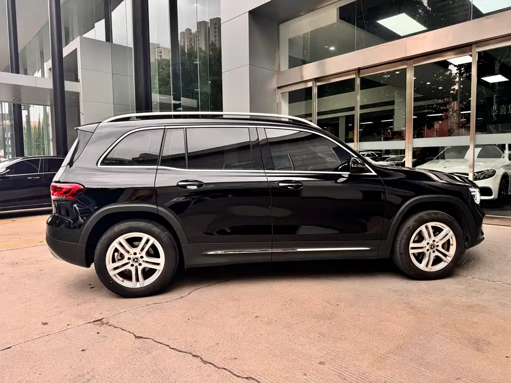 Mercedes-Benz GLB — миниатюра 6