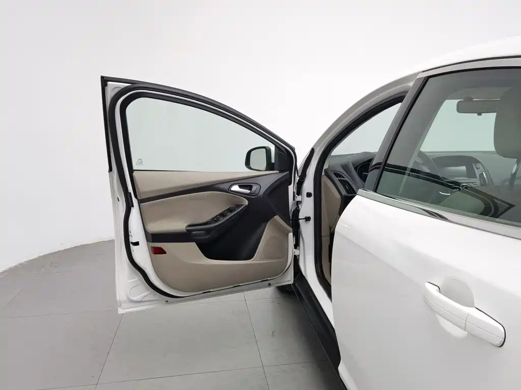 Ford Focus — миниатюра 8