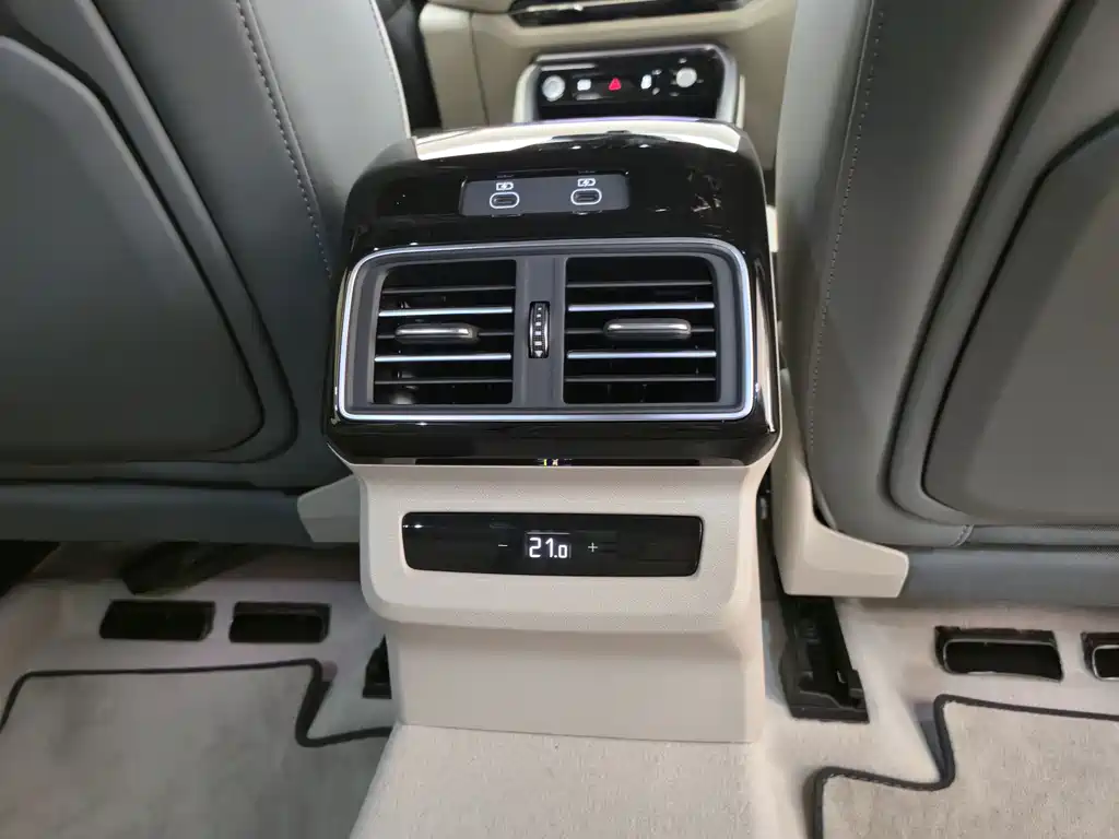 Audi Q5L — миниатюра 20