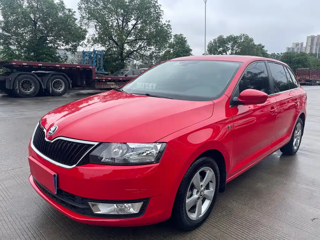 Купить Skoda Rapid Spaceback