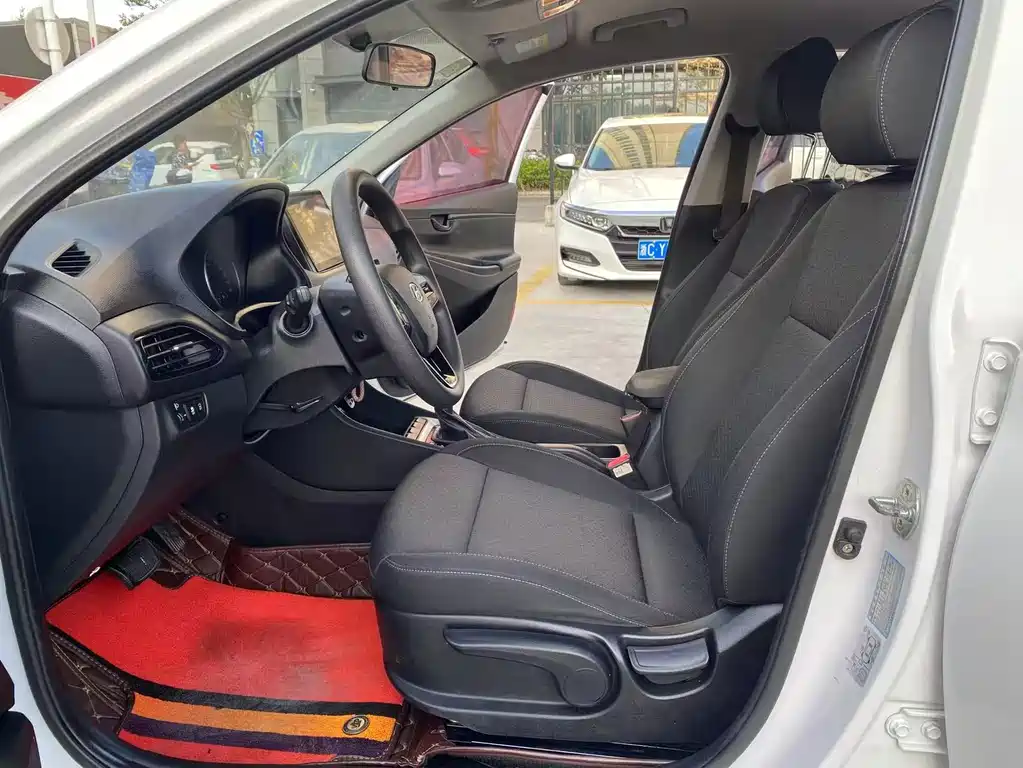 Hyundai Elantra — миниатюра 9