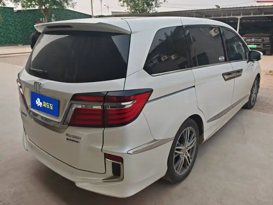 Honda Elysion — миниатюра 3