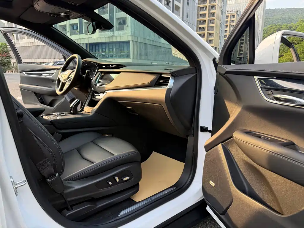 Cadillac XT5 — миниатюра 7