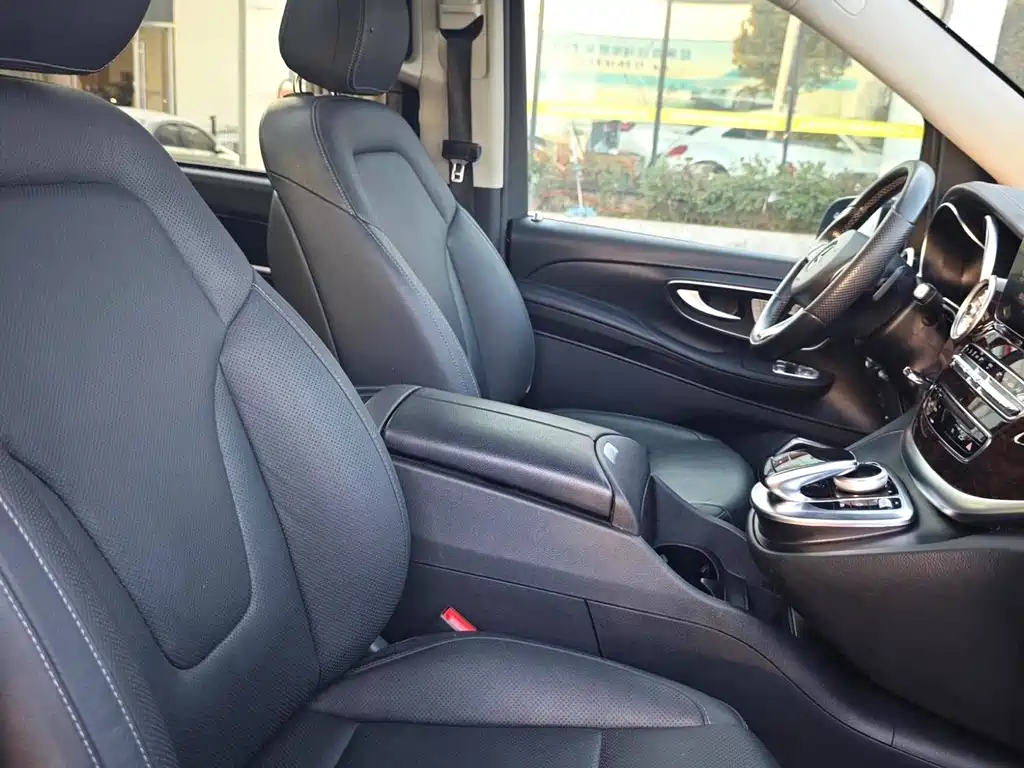 MERCEDES-BENZ V CLASS