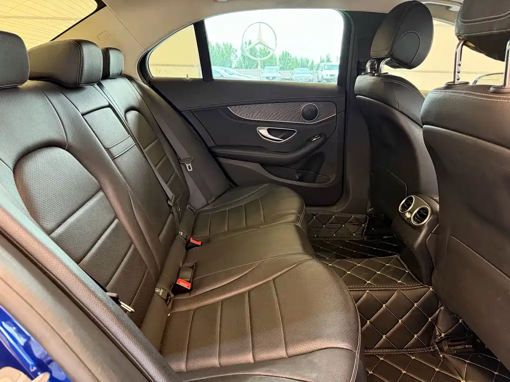 Mercedes-Benz C-Class — миниатюра 16