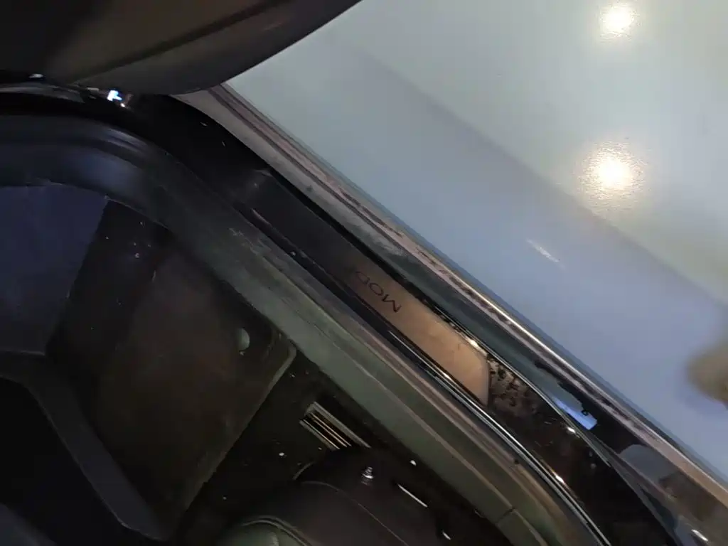 Tesla Model 3 — миниатюра 21