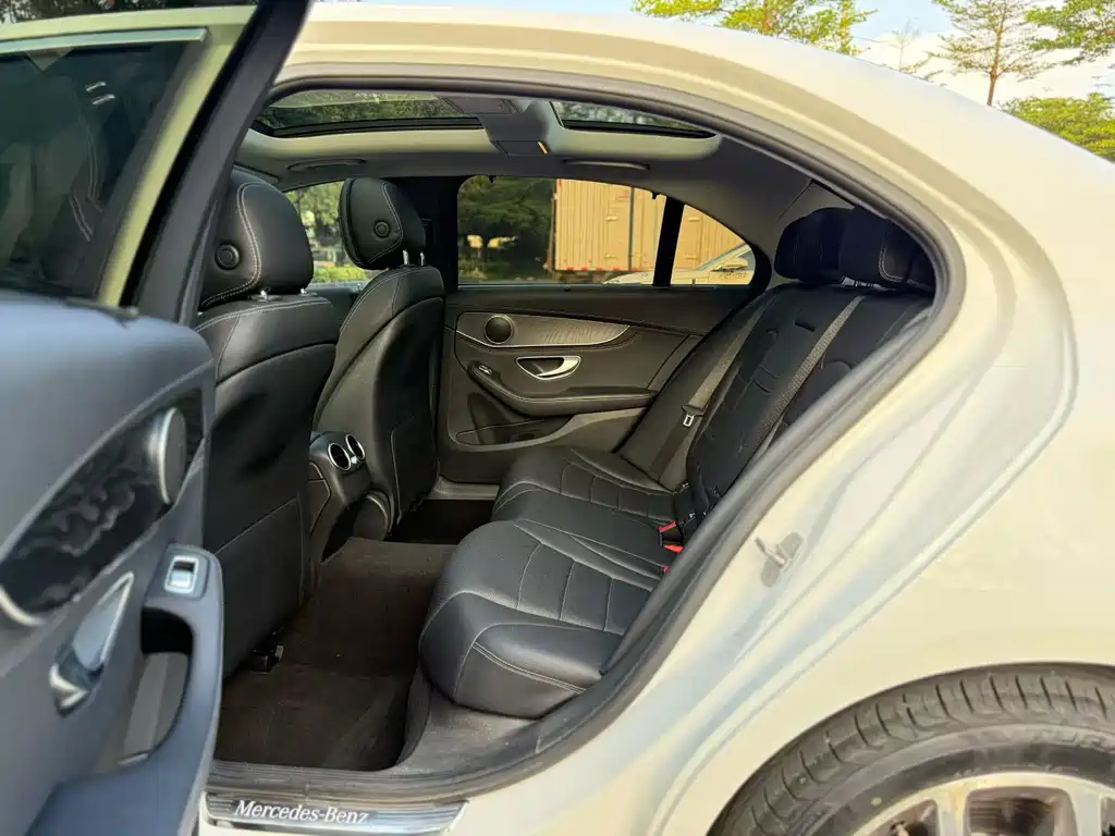 Mercedes-Benz C-Class — миниатюра 8