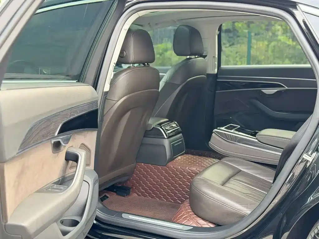 Audi A8 — миниатюра 6