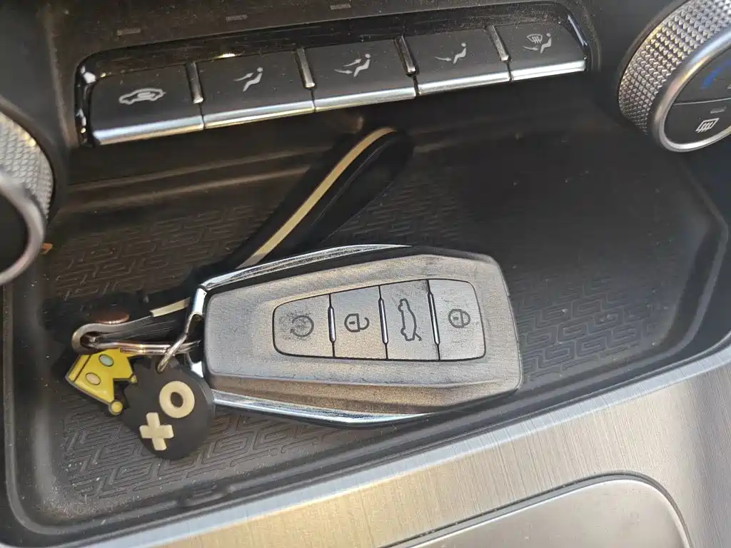 Geely Binyue — миниатюра 12