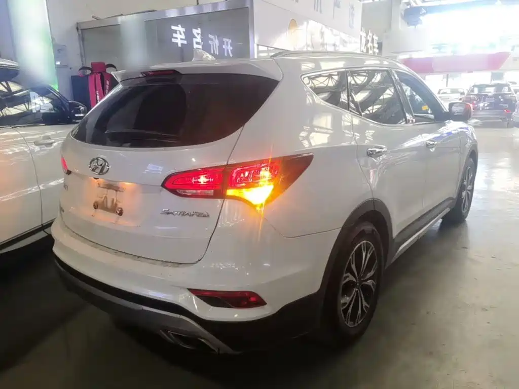 Hyundai Santa Fe — миниатюра 7