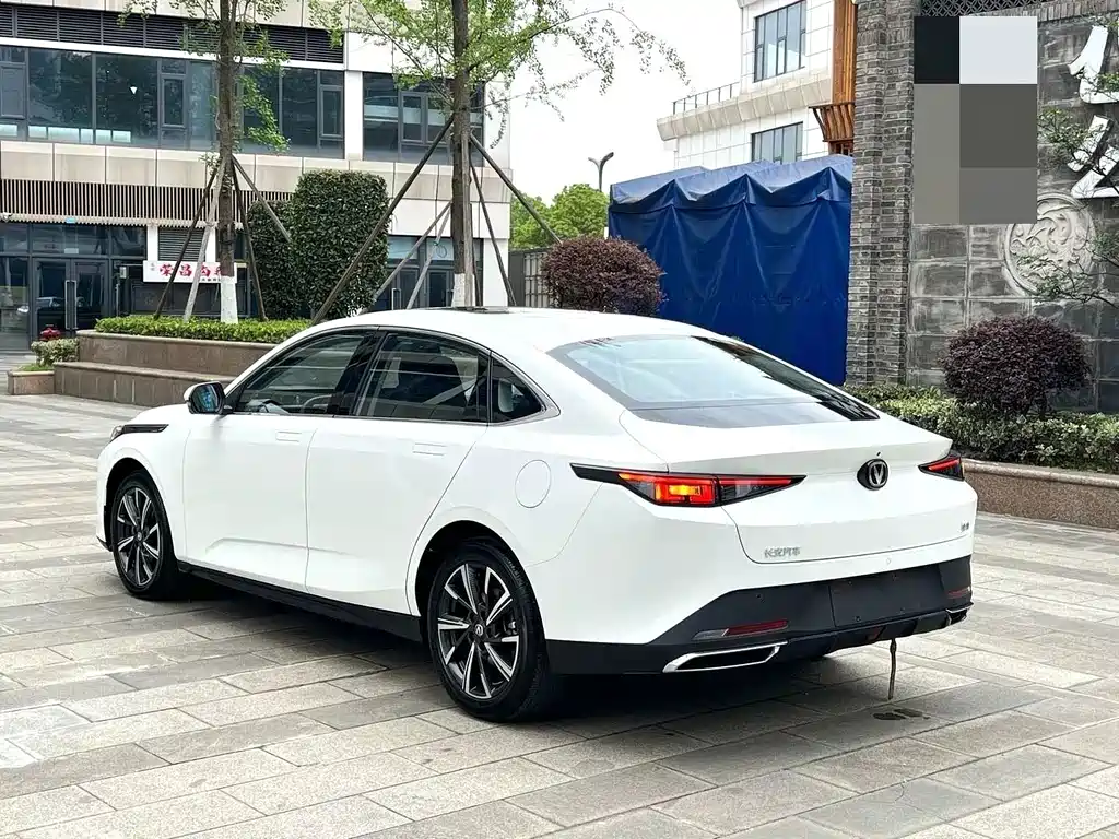 Changan Eado — миниатюра 9