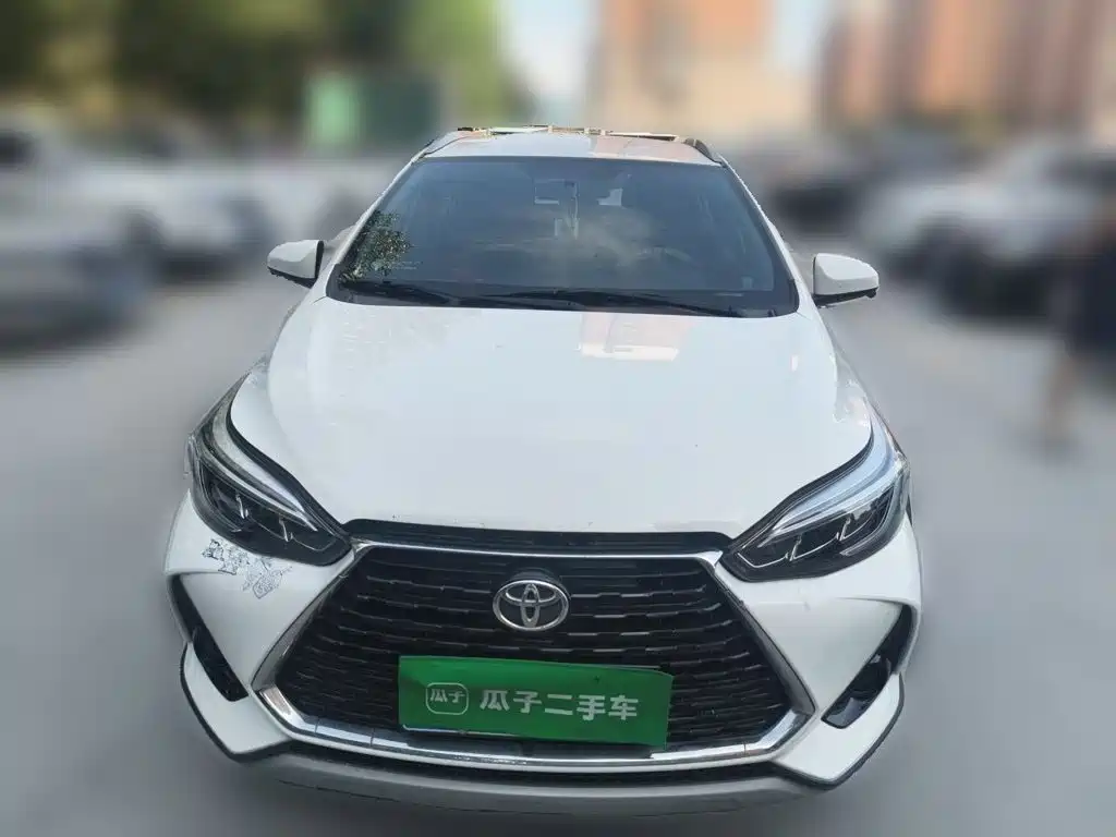 Toyota Yaris L — миниатюра 2