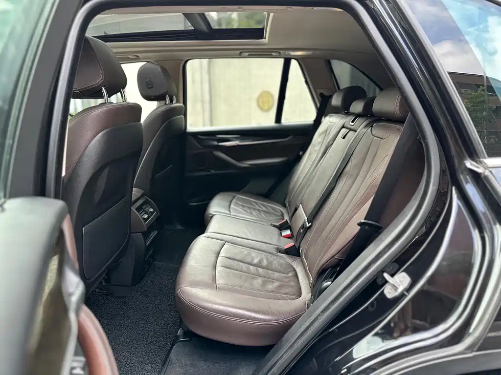 BMW X5 (Import) — миниатюра 17