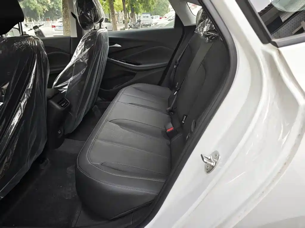 Buick Verano — миниатюра 17