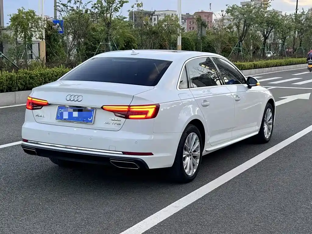Audi A4L — миниатюра 7