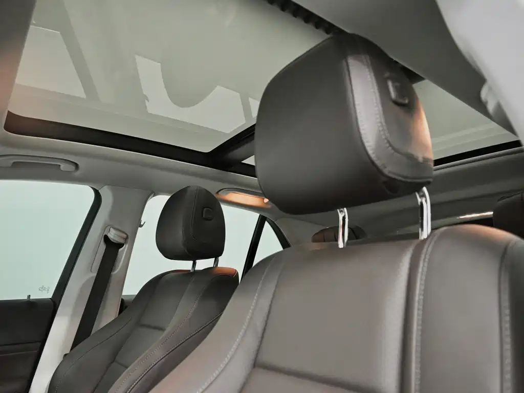 Mercedes-Benz GLE (Import) — миниатюра 14