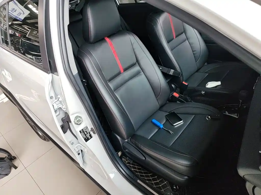 Toyota Yaris L — миниатюра 25