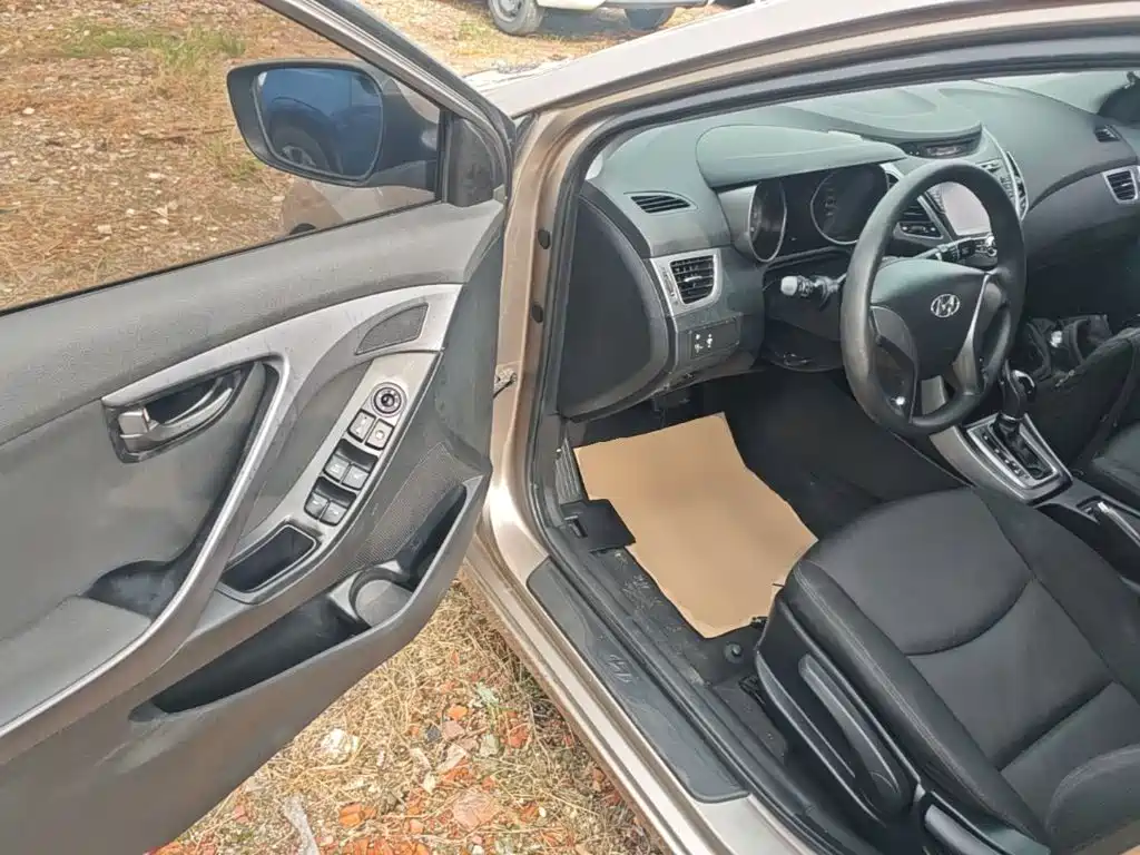 Hyundai Elantra Langdong — миниатюра 16