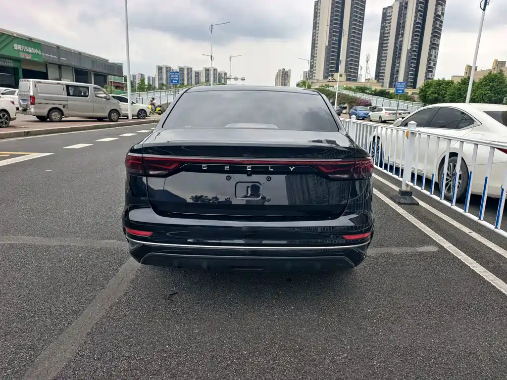 Geely Emgrand — миниатюра 8