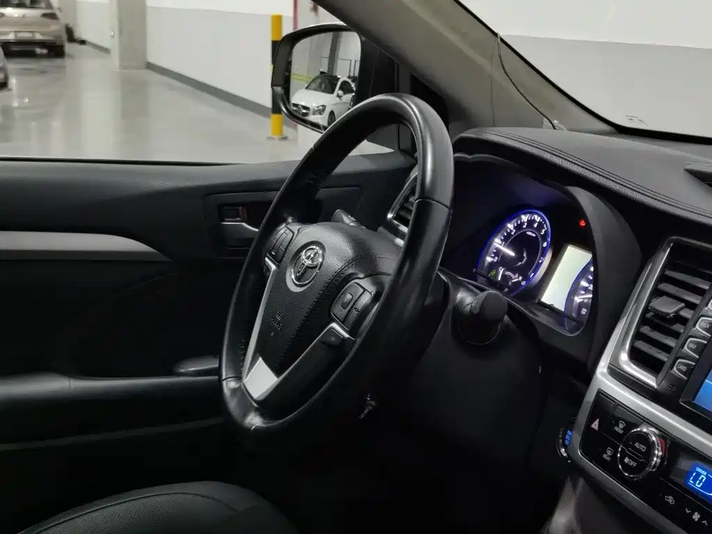Toyota Highlander — миниатюра 22