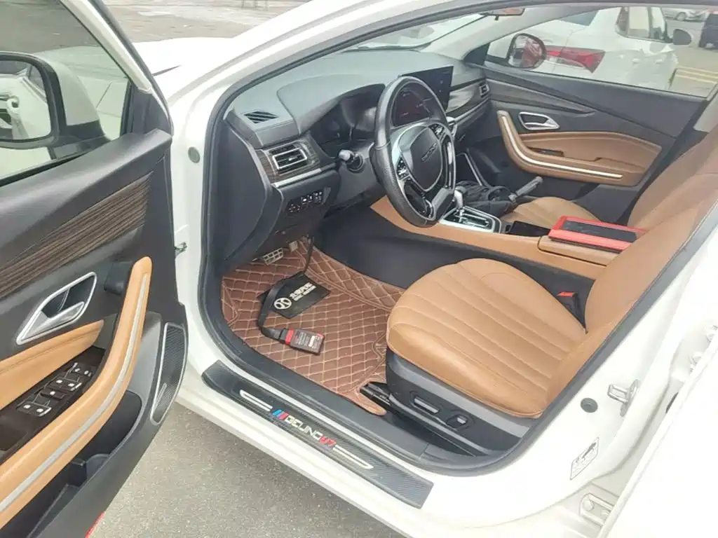 BAIC U7 — миниатюра 16