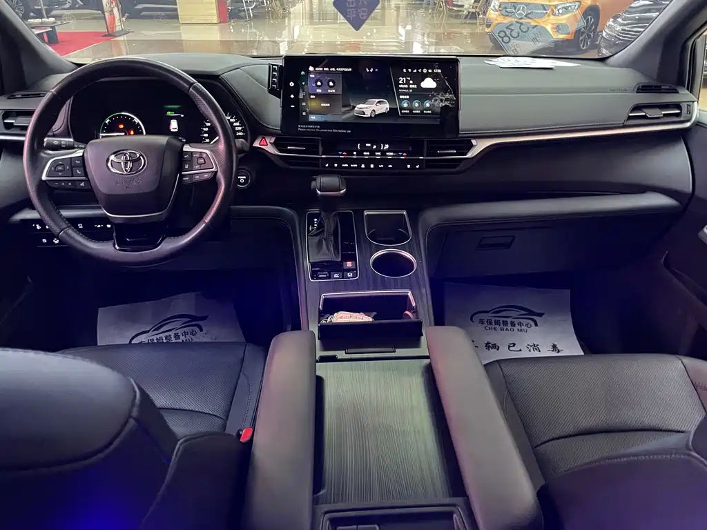 Toyota Sienna — миниатюра 13