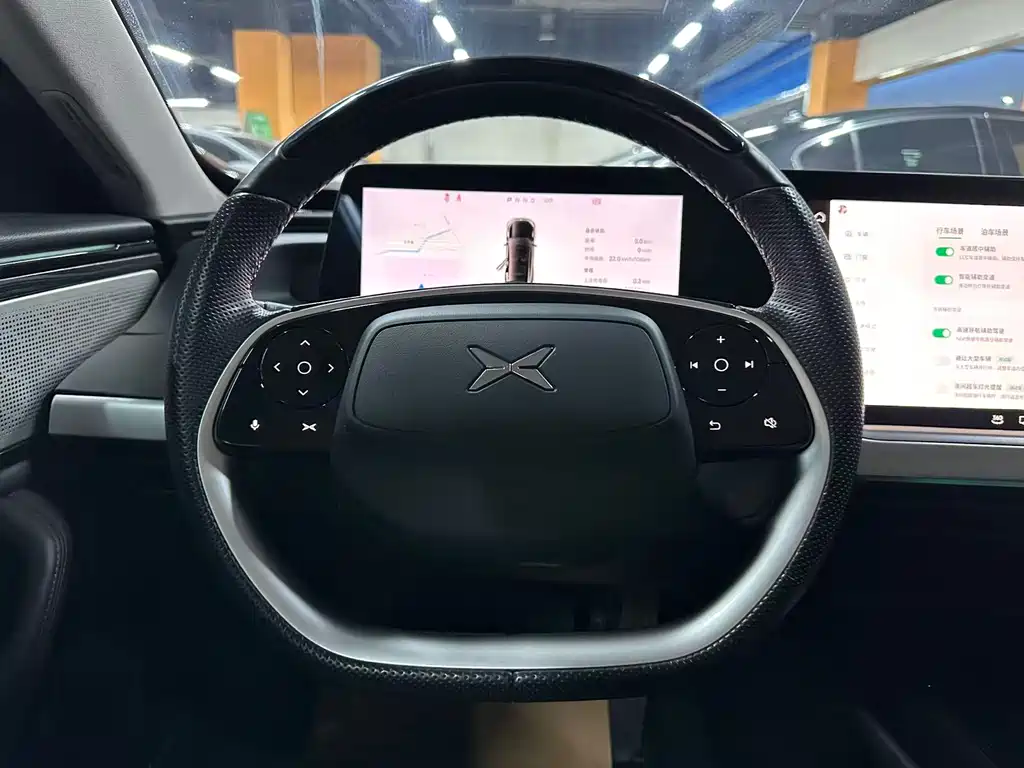 XPeng P7 — миниатюра 10