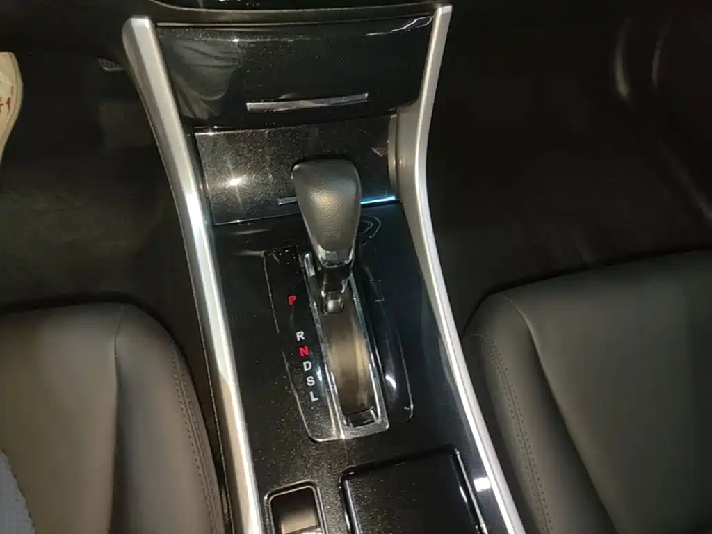 Honda Accord — миниатюра 14
