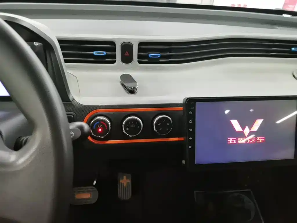Wuling MINIEV — миниатюра 13