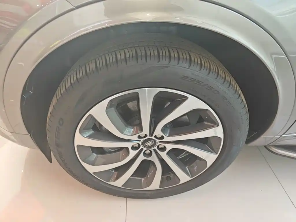 Land Rover Discovery Sport — миниатюра 23