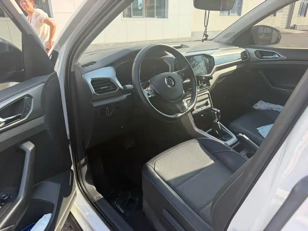 Volkswagen T-Cross — миниатюра 4