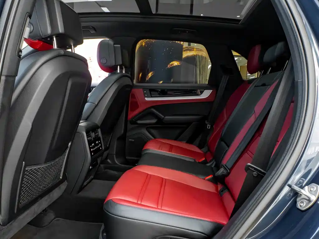 Porsche Cayenne — миниатюра 27