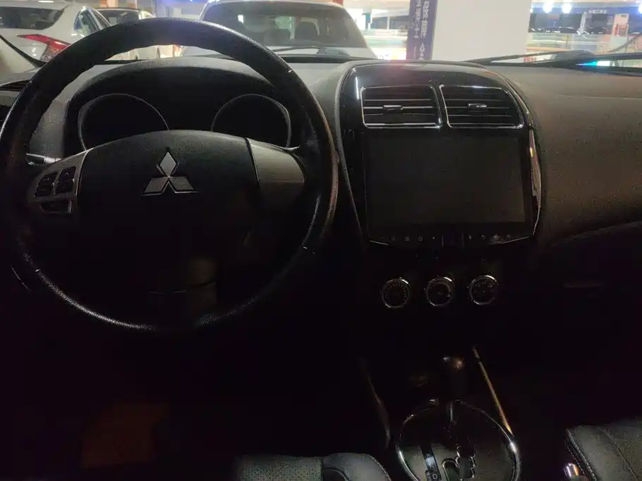 Mitsubishi ASX — миниатюра 12