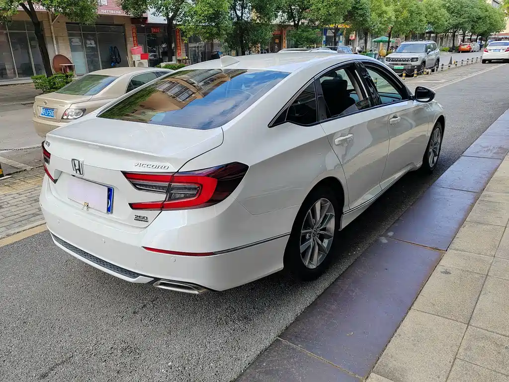 Honda Accord — миниатюра 5