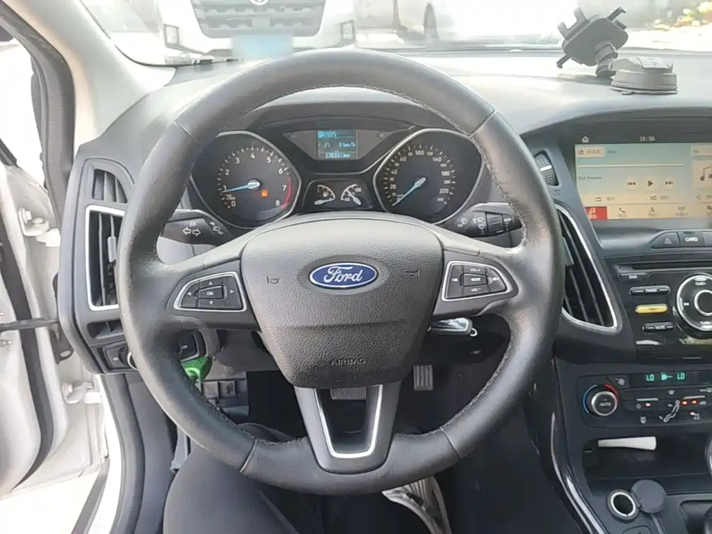 Ford Focus — миниатюра 11