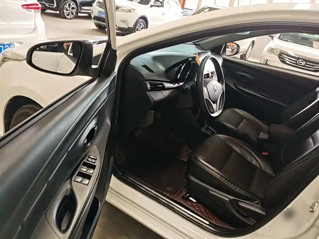Toyota Yaris L — миниатюра 16