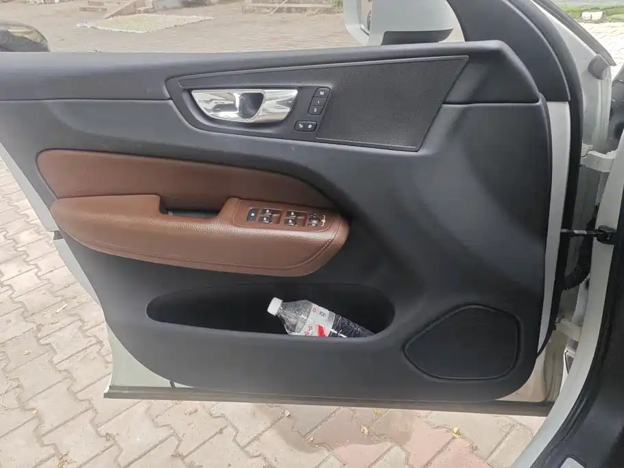 Volvo XC60 — миниатюра 7