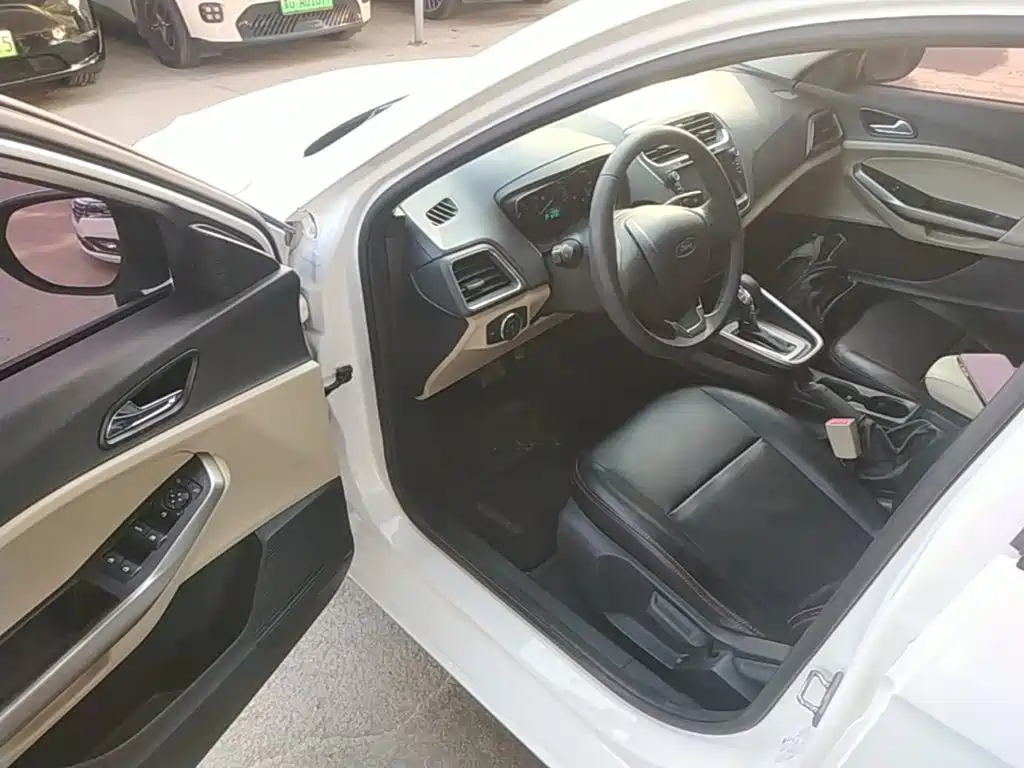 Ford Escort — миниатюра 16