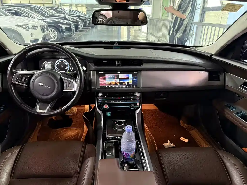 Jaguar XFL — миниатюра 9