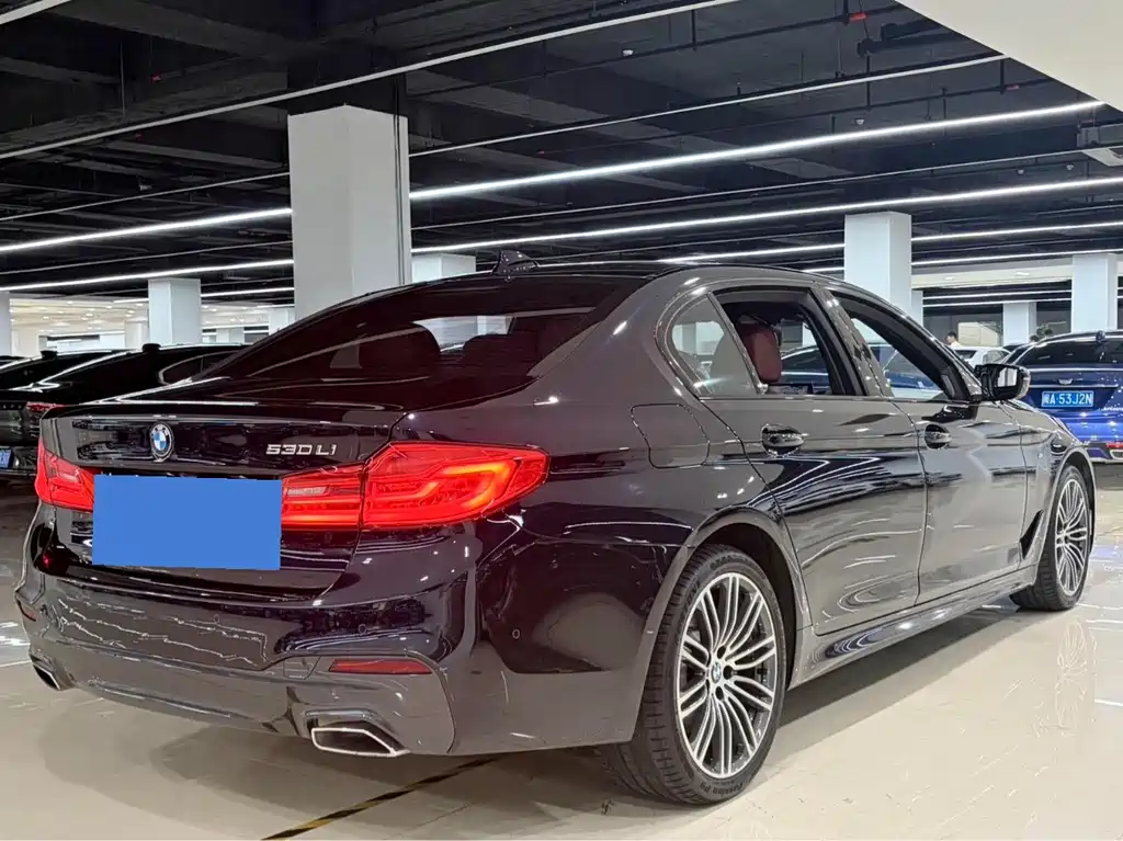 BMW 5 Series — миниатюра 6