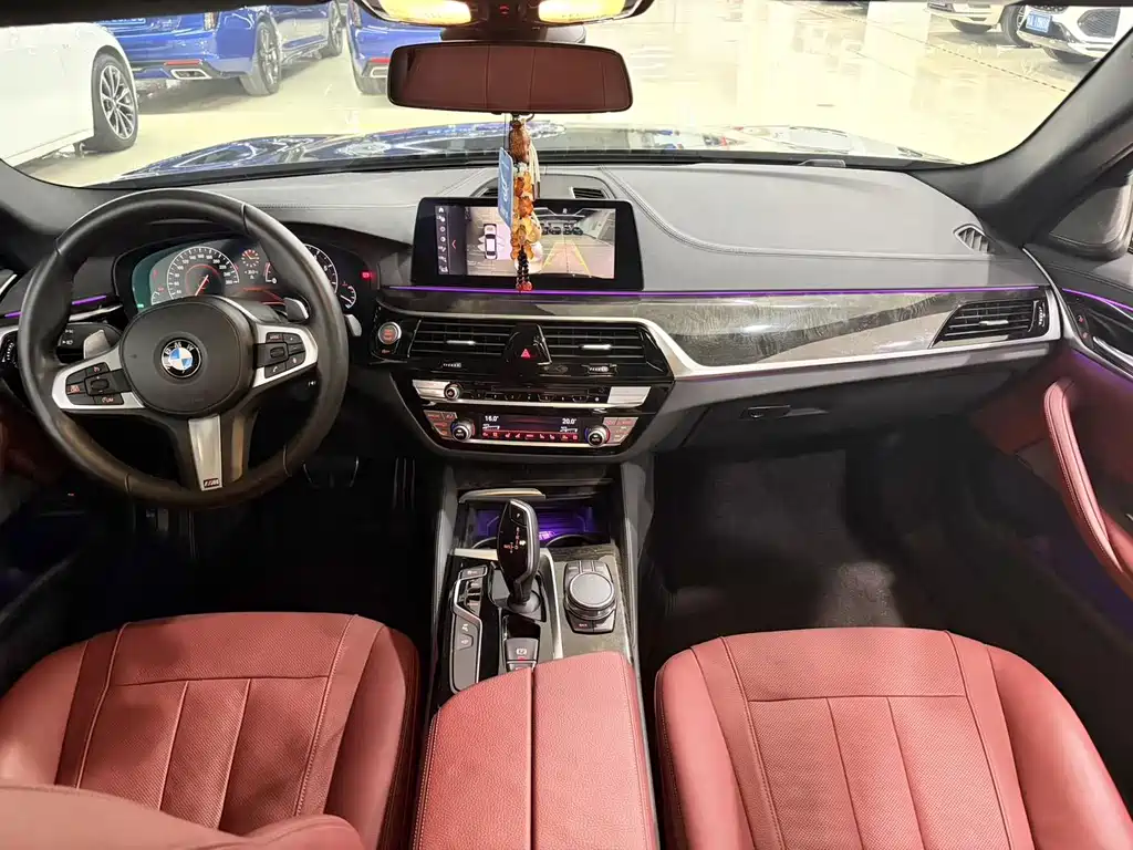 BMW 5 Series — миниатюра 9