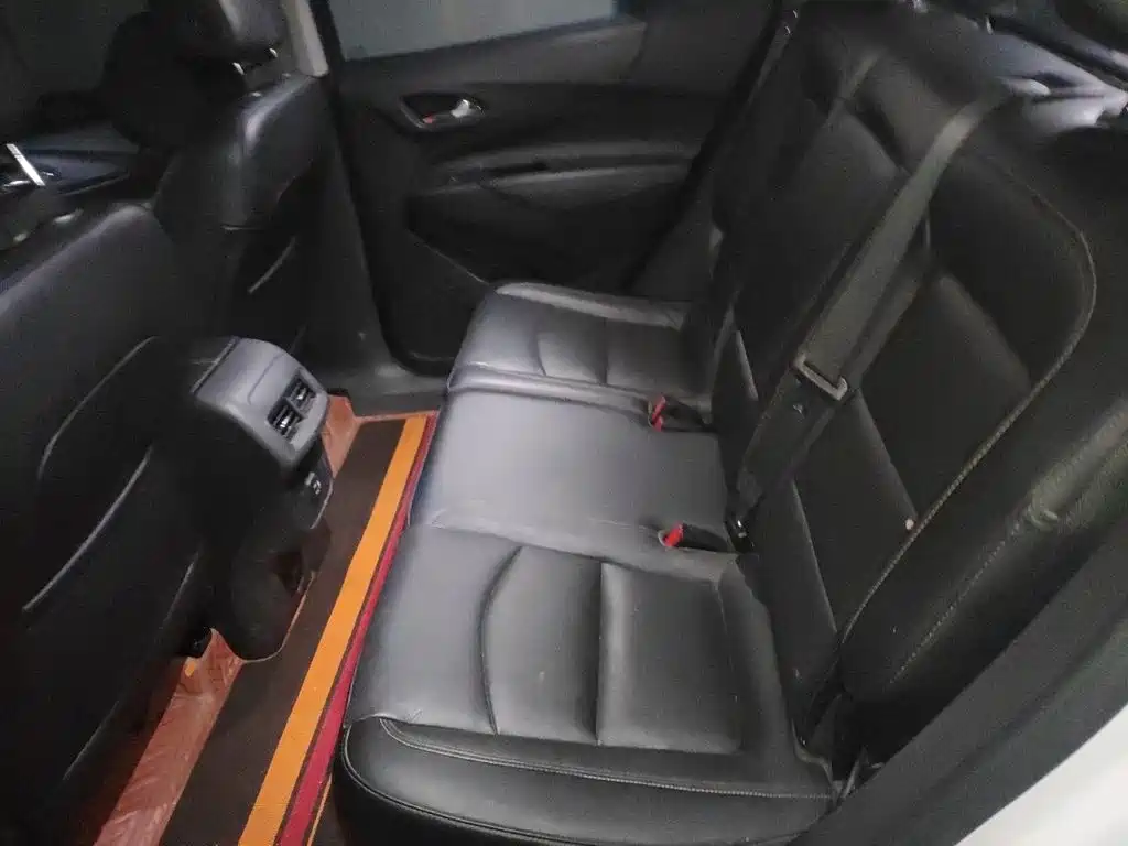 Chevrolet Equinox — миниатюра 18